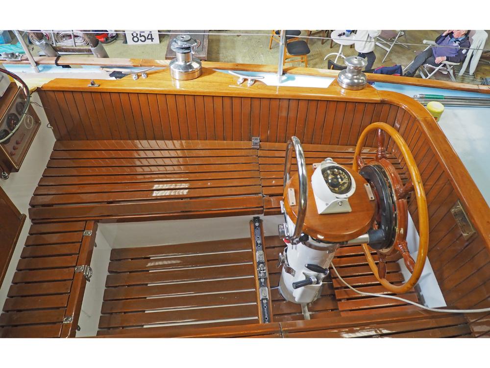 picture Deck equipment